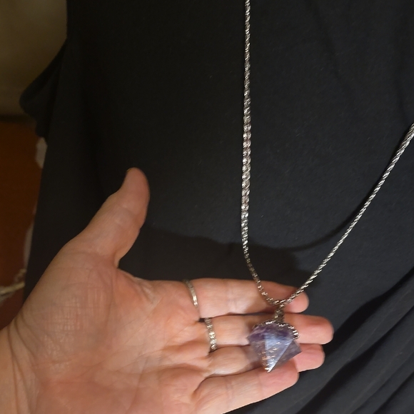 Jewelry - Elegant Purple Pendant Necklace